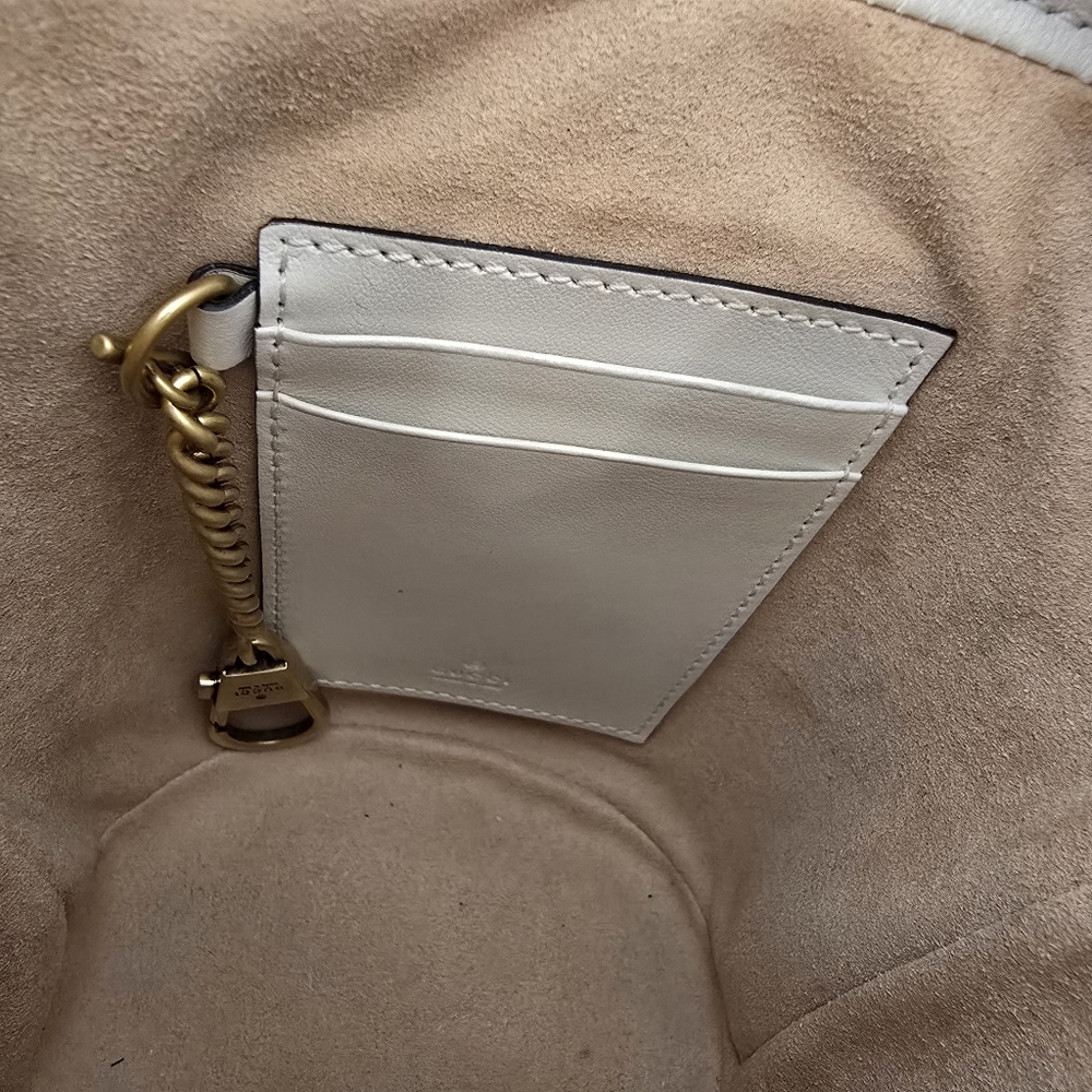 Gucci GG Marmont Bucket Bag - Picture 8 of 12